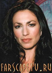   (Claudia Black)